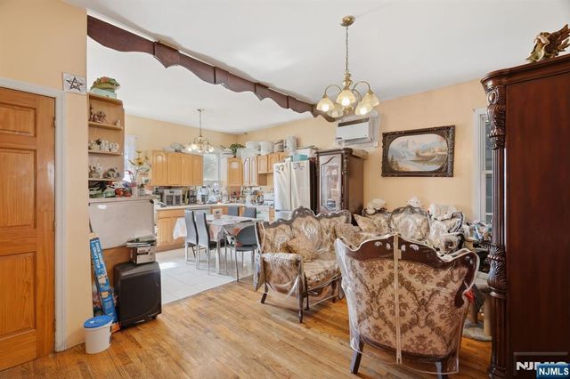 111 34th Street, Union City, NJ 07087