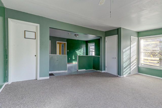 224 E SCOTT STREET, Omro, WI 54963