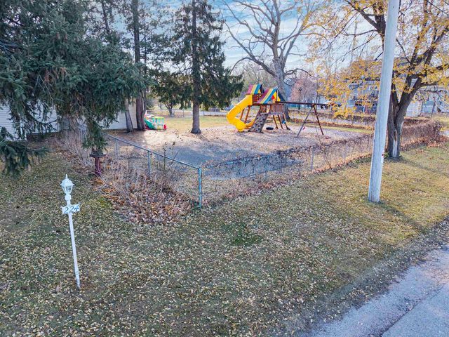 224 E SCOTT STREET, Omro, WI 54963