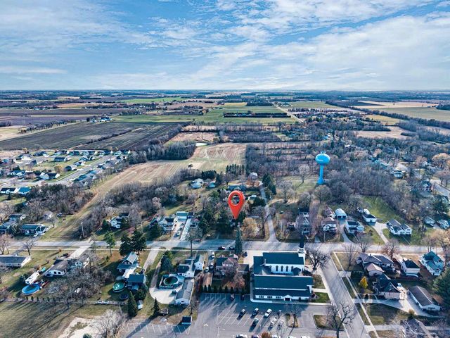 224 E SCOTT STREET, Omro, WI 54963