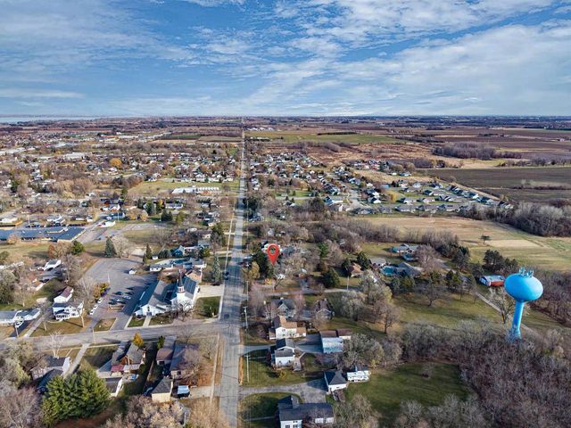 224 E SCOTT STREET, Omro, WI 54963
