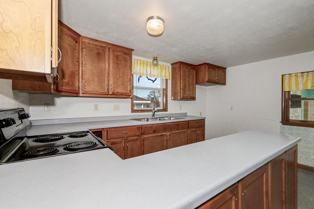 224 E SCOTT STREET, Omro, WI 54963