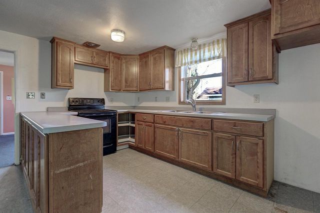 224 E SCOTT STREET, Omro, WI 54963