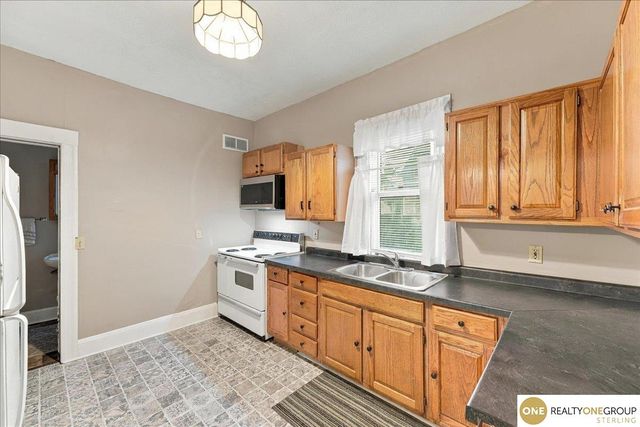 4809 N 24th Street, Omaha, NE 68110
