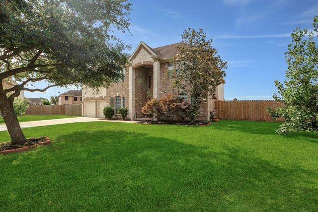 8602 Briar Oaks Lane, Baytown, TX 77523