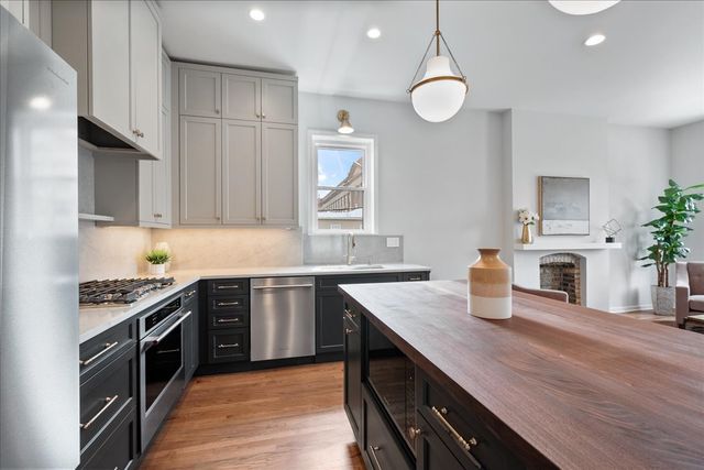 217 S BELL Avenue 2, Chicago, IL 60612