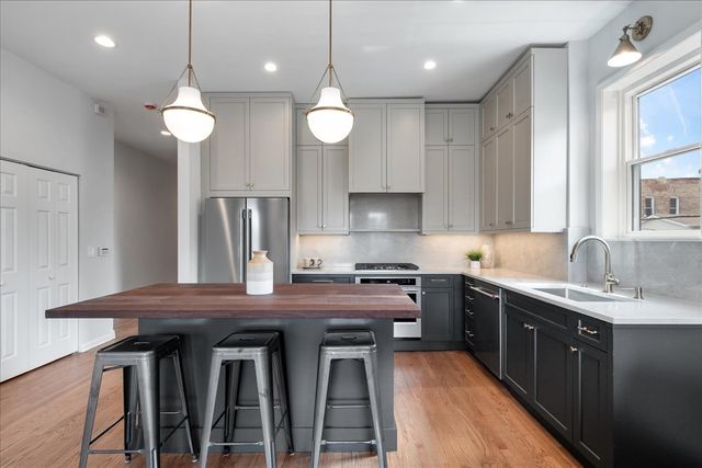 217 S BELL Avenue 2, Chicago, IL 60612