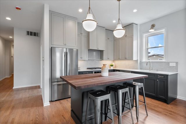 217 S BELL Avenue 2, Chicago, IL 60612