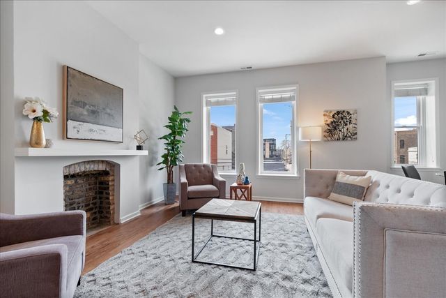 217 S BELL Avenue 2, Chicago, IL 60612