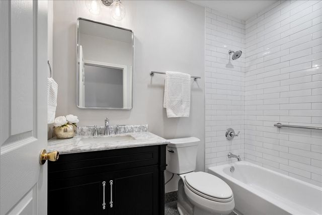 217 S BELL Avenue 2, Chicago, IL 60612