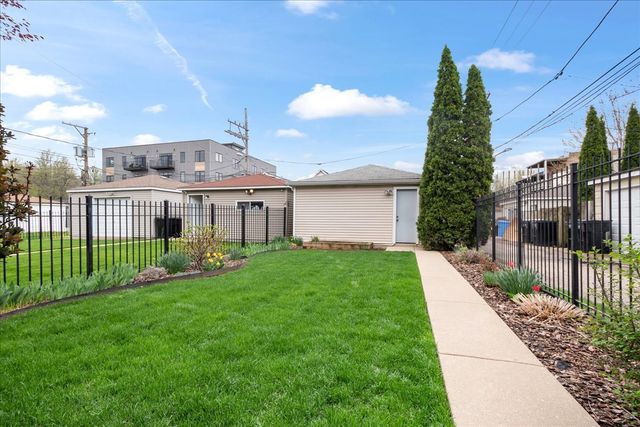 217 S BELL Avenue 2, Chicago, IL 60612