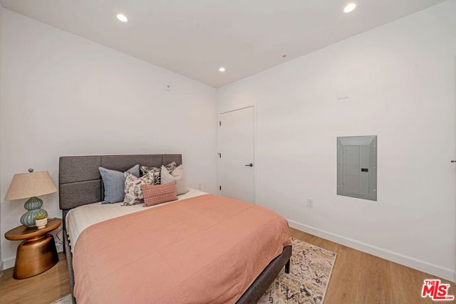 321 Oxford Avenue PH6, Los Angeles, CA 90020
