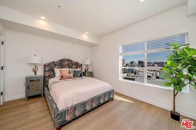 321 Oxford Avenue PH6, Los Angeles, CA 90020