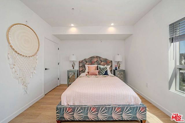 321 Oxford Avenue PH6, Los Angeles, CA 90020