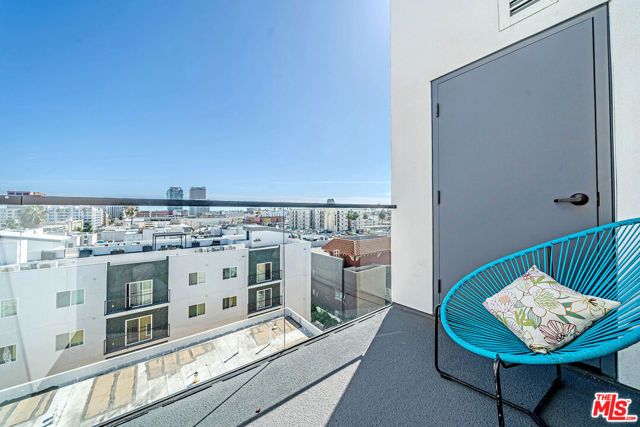 321 Oxford Avenue PH6, Los Angeles, CA 90020