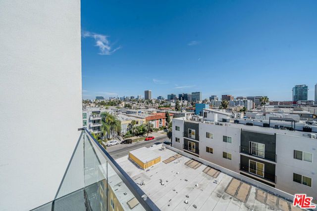 321 Oxford Avenue PH6, Los Angeles, CA 90020