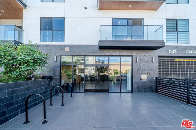 321 Oxford Avenue PH6, Los Angeles, CA 90020