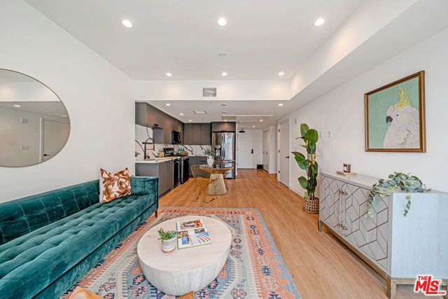 321 Oxford Avenue PH6, Los Angeles, CA 90020