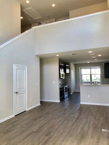 516 E Slaughter LN 901, Austin, TX 78744