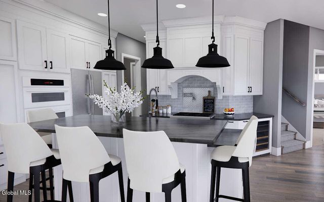 2 Torrin Lane, Guilderland, NY 12303