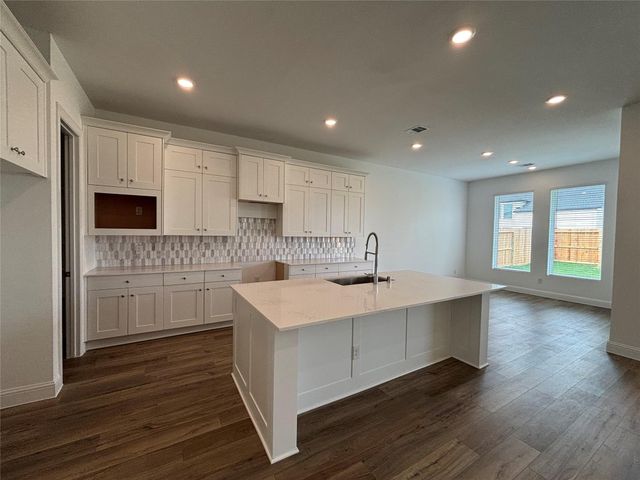 6018 Marina Ray Drive, Baytown, TX 77521