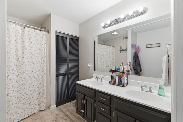 2428 Edgewood Drive, Kalamazoo, MI 49008