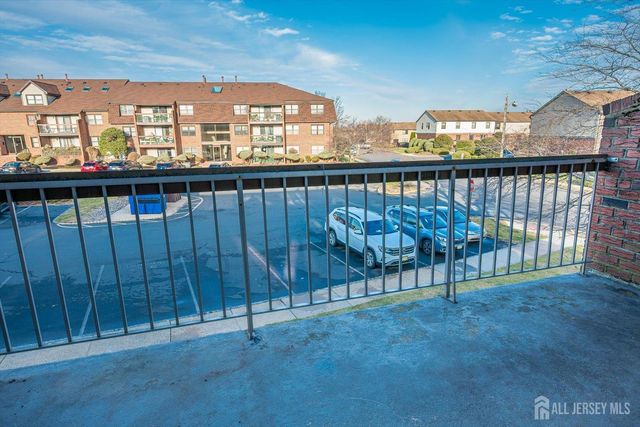 111-E Beverly Hills Terrace E, Woodbridge Proper, NJ 07095