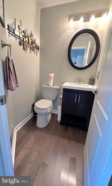 Image 10 of property listing at 15011 LAURELAND PL, Laurel, MD 20707