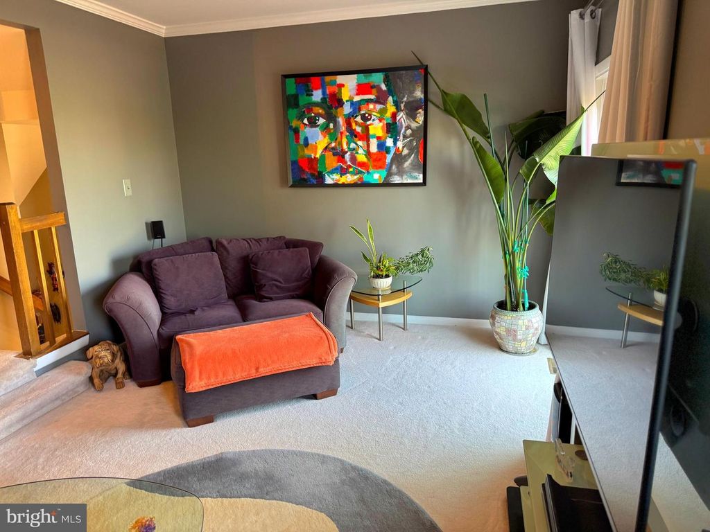 Image 14 of property listing at 15011 LAURELAND PL, Laurel, MD 20707