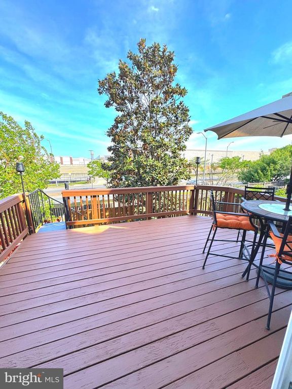 Image 15 of property listing at 15011 LAURELAND PL, Laurel, MD 20707