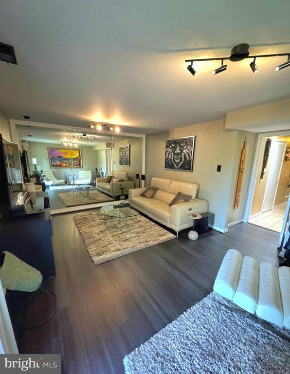Image 30 of property listing at 15011 LAURELAND PL, Laurel, MD 20707