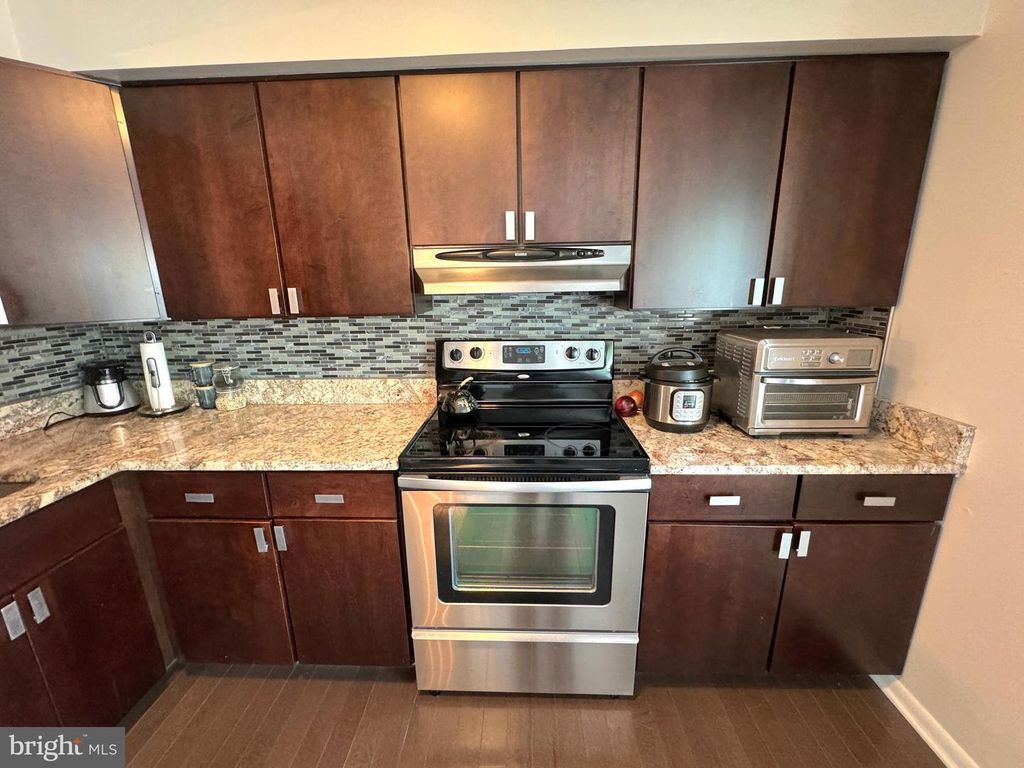Image 4 of property listing at 15011 LAURELAND PL, Laurel, MD 20707