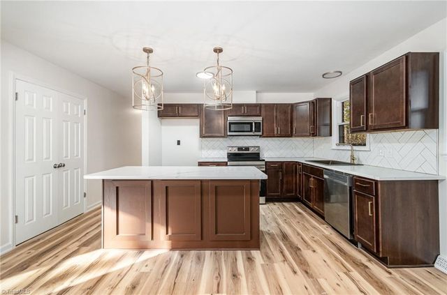 2655 Shieldale Drive, Winston-salem, NC 27107