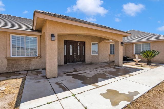 14201 Rodeo Road, Hesperia, CA 92344