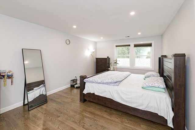 615 Norfolk St, Holliston, MA 01746