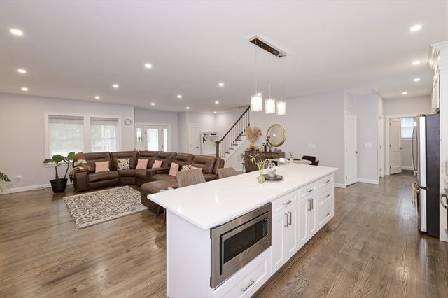615 Norfolk St, Holliston, MA 01746