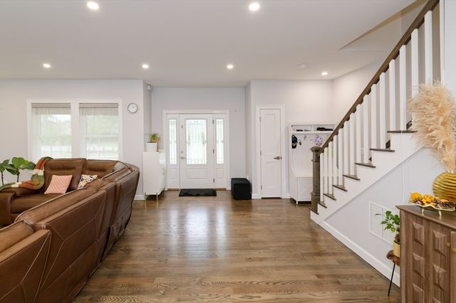 615 Norfolk St, Holliston, MA 01746