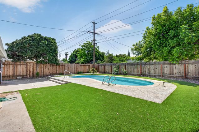 222 Pereira Ave, Tracy, CA 95376
