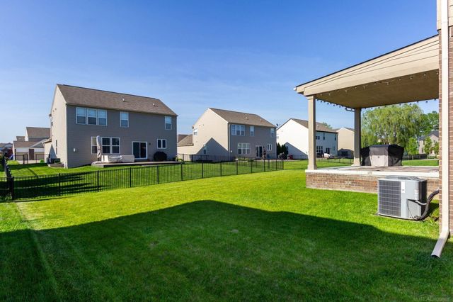 19221 Thompson Drive, Macomb, MI 48042