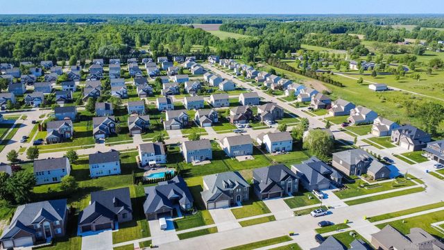 19221 Thompson Drive, Macomb, MI 48042