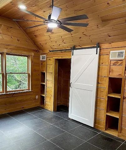 1941 Upper Station Camp Circle, Cottontown, TN 37048