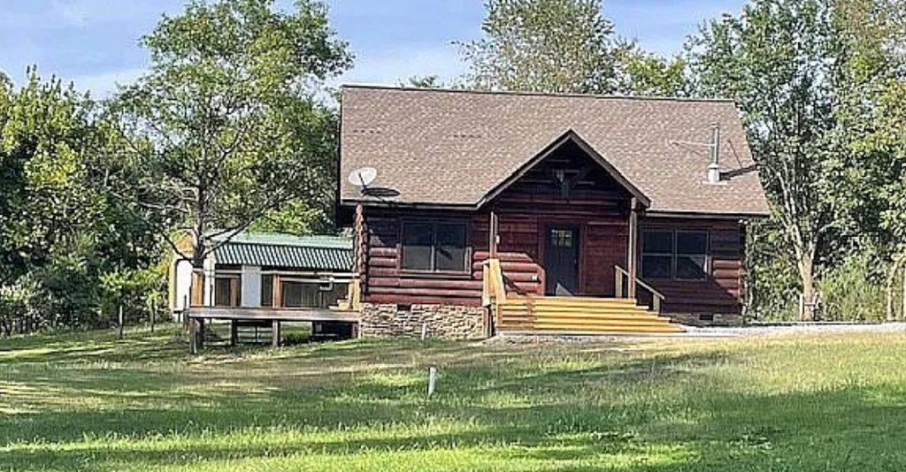 1941 Upper Station Camp Circle, Cottontown, TN 37048