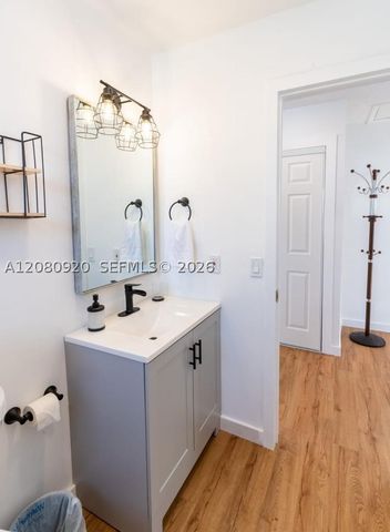 329 SE 2nd St 1-2, Hallandale Beach, FL 33009
