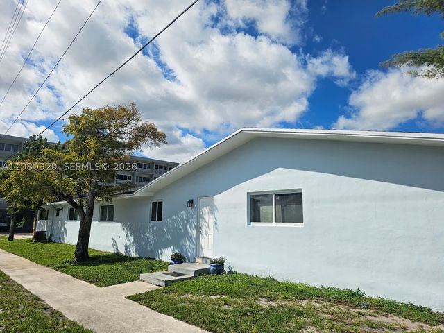 329 SE 2nd St 1-2, Hallandale Beach, FL 33009