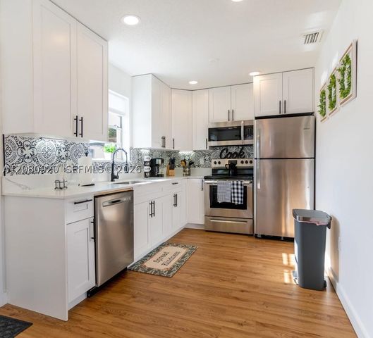 329 SE 2nd St 1-2, Hallandale Beach, FL 33009