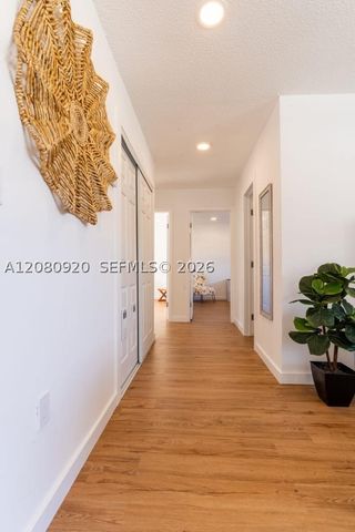 329 SE 2nd St 1-2, Hallandale Beach, FL 33009