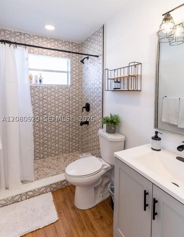 329 SE 2nd St 1-2, Hallandale Beach, FL 33009