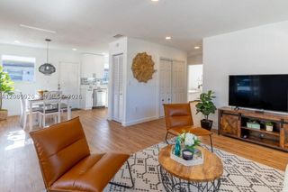 329 SE 2nd St 1-2, Hallandale Beach, FL 33009