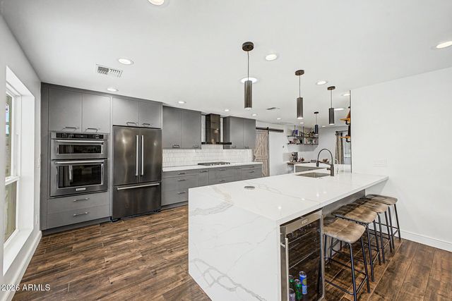 333 E Deepdale Road, Phoenix, AZ 85022