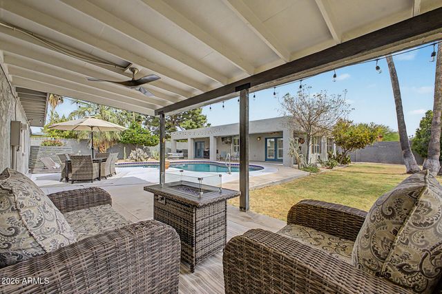 333 E Deepdale Road, Phoenix, AZ 85022